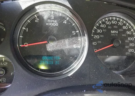 2011 Chevrolet Suburban 1500 Ltz z USA, uszkodzony, nr VIN 1GNSCKE04BR385153